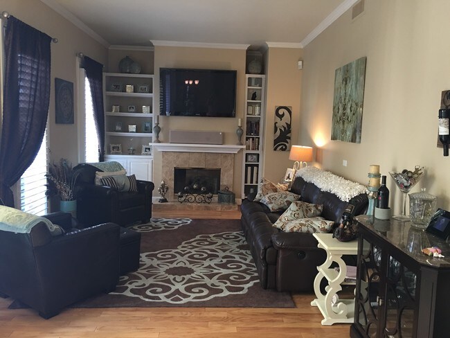 Foto del edificio - 738 Tustin Ave