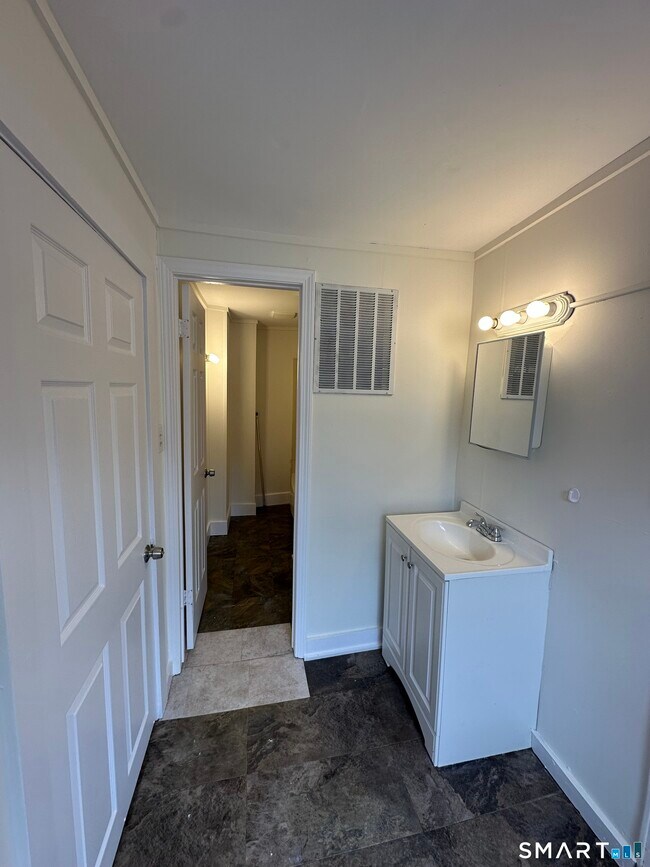 Foto del edificio - 162 Norwich Ave