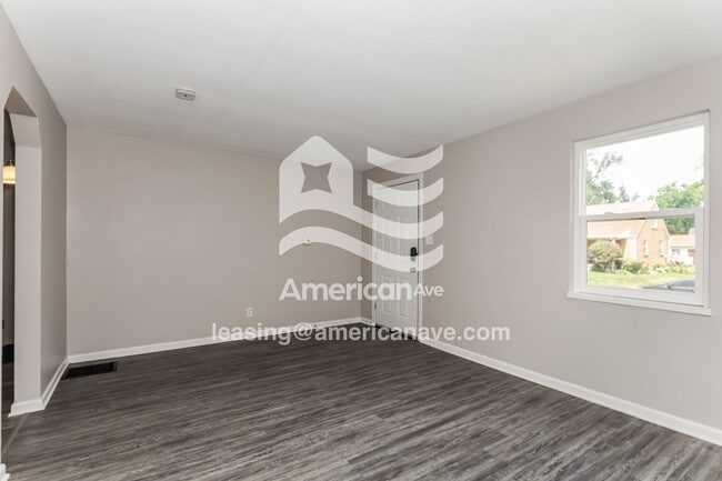 Building Photo - 526 Harriet St