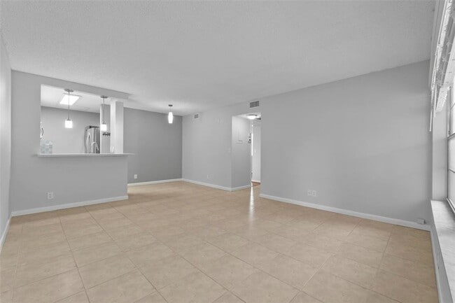 Building Photo - 3586 N University Dr