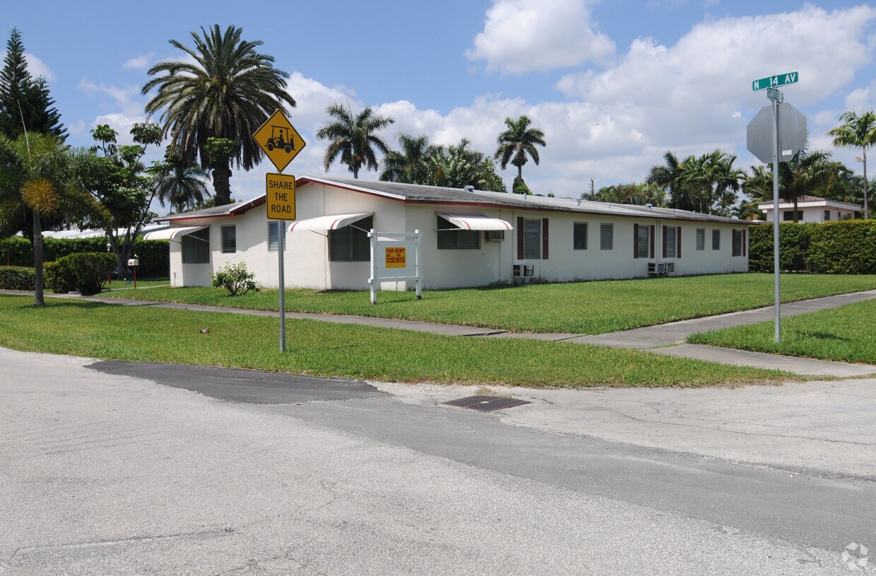 Building Photo - 1120 N 14th Ave