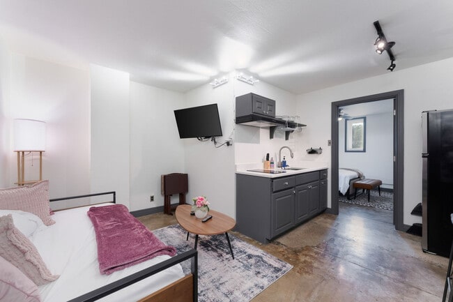 Building Photo - 201 S Chaparral St