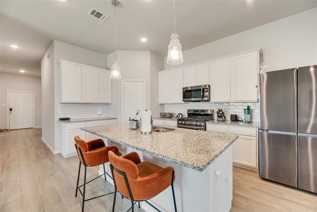 Building Photo - 8900 Bronze Meadow Dr