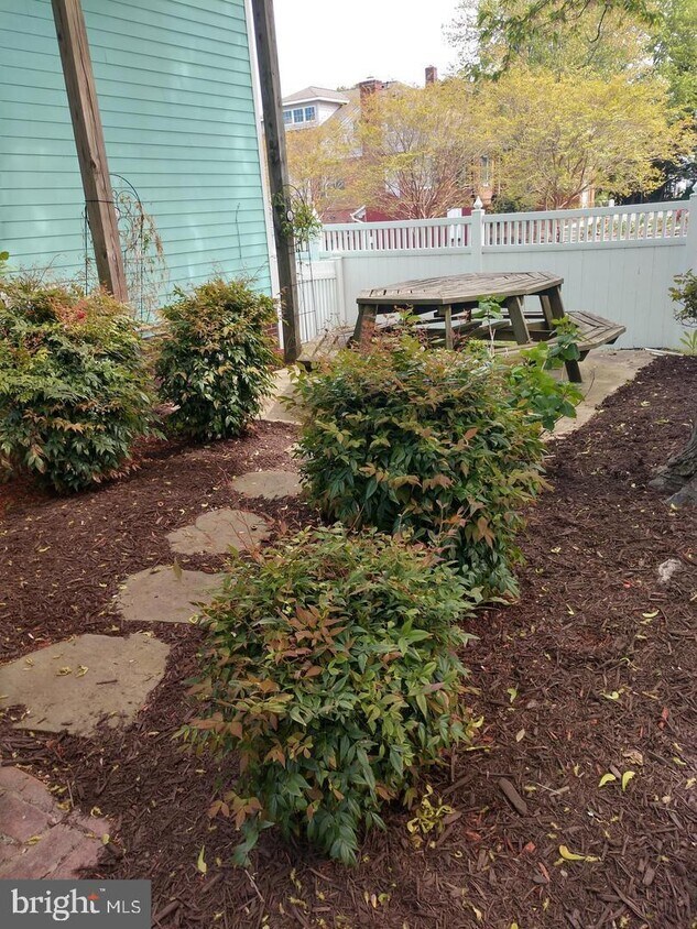 Primary Photo - 14560 Solomons Island Rd S
