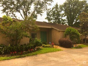 Building Photo - 12800 Briar Forest Dr