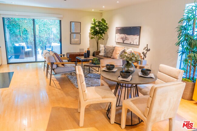 Foto del edificio - 880 Hilldale Ave