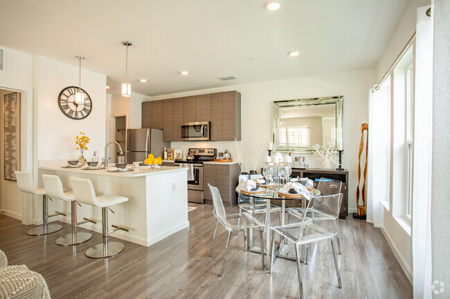 1BR, 1BA- 794 SF - Allegre - Dining - Pier 8 at The Preserve