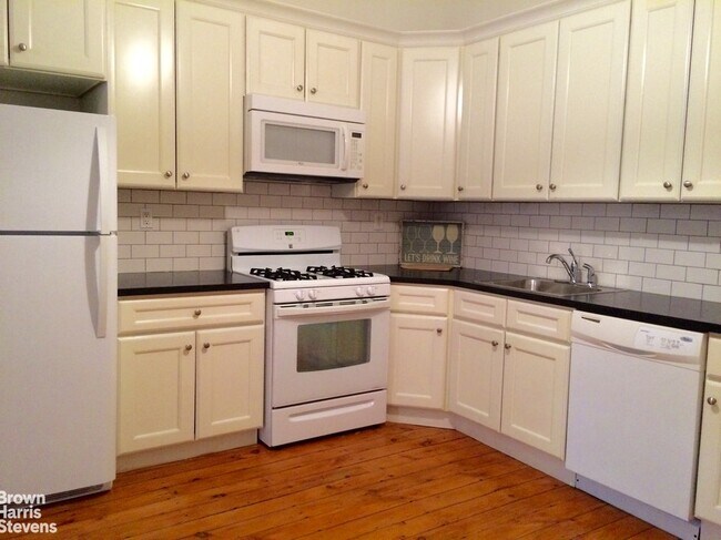 Foto del edificio - Parlor Floor 2 BR with Shared Garden