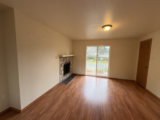 Building Photo - 2633 Wilderness Dr SE