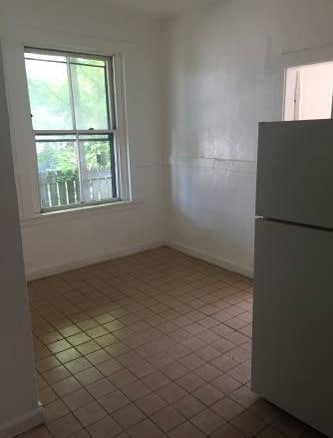 Building Photo - 8 Adella Pl
