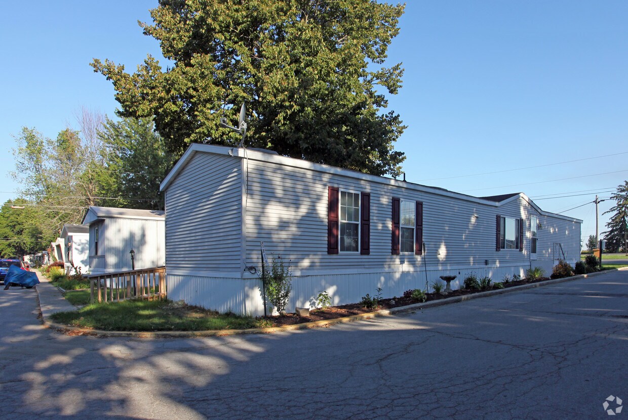 Building Photo - Black Creek Village