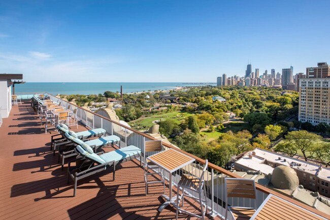 Foto del edificio - 2300 N Lincoln Park W