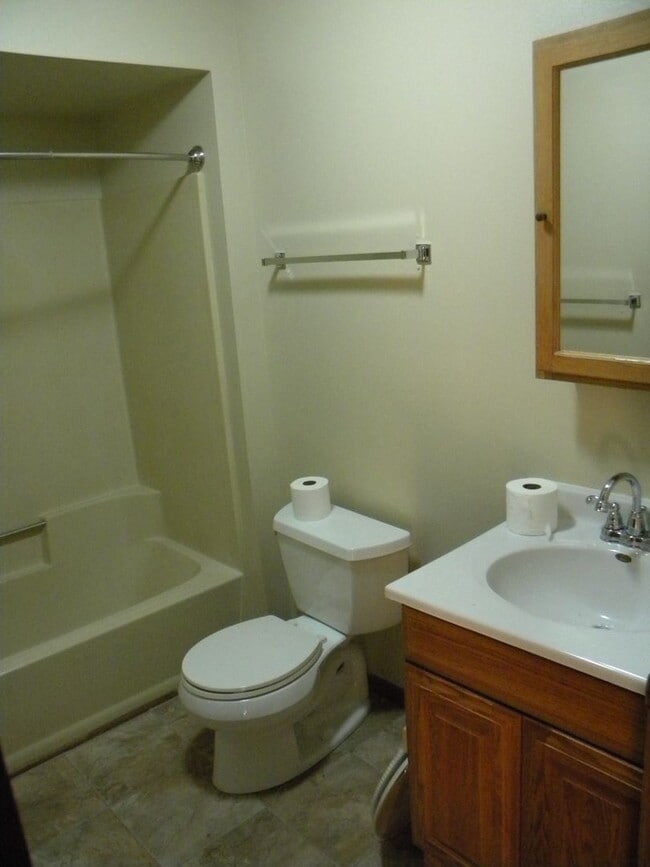 Building Photo - 2235 Sylvan Way