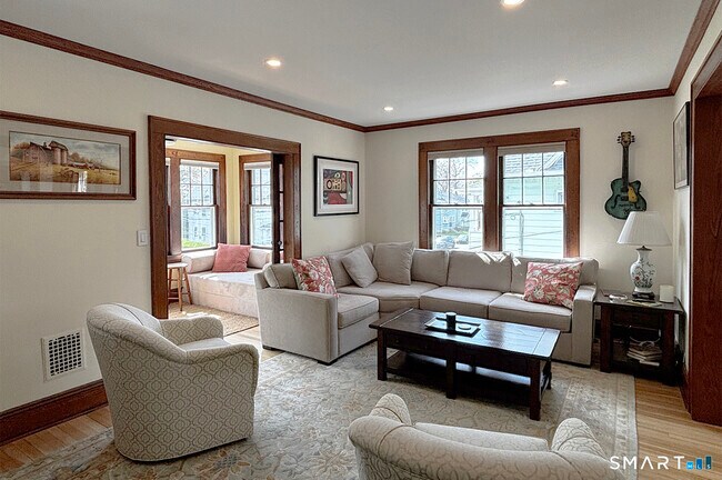 Foto del edificio - 76 Harborview Ave