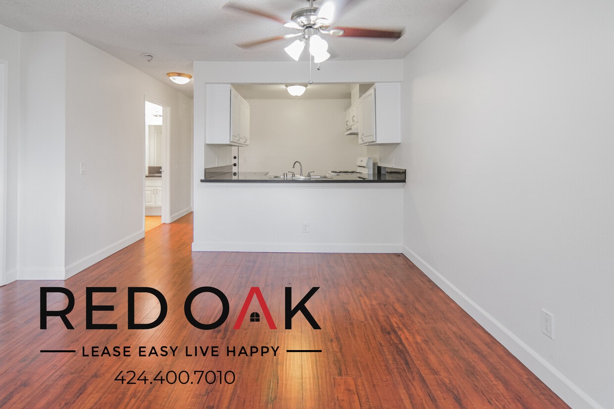Foto principal - 6660 Vineland Ave