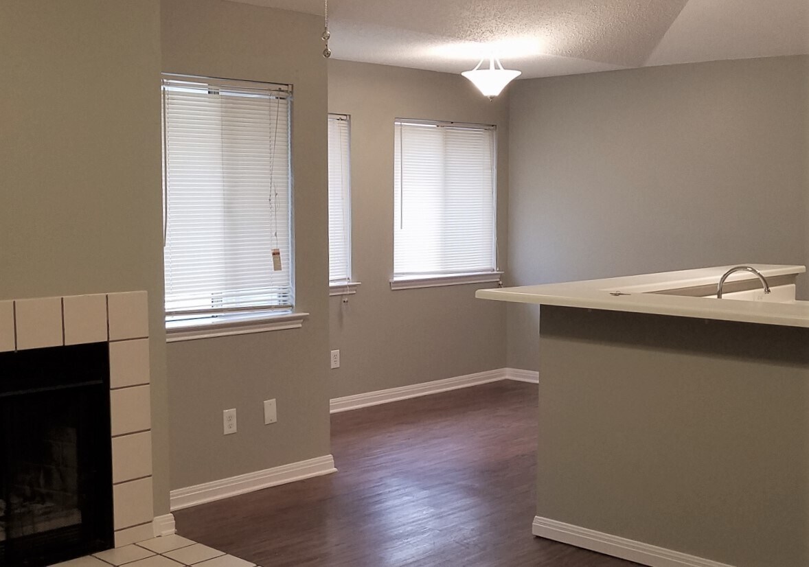 Foto principal - 900.902 Ridgemont St