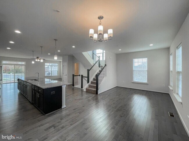 Foto del edificio - 15501 Newtonmore Ln