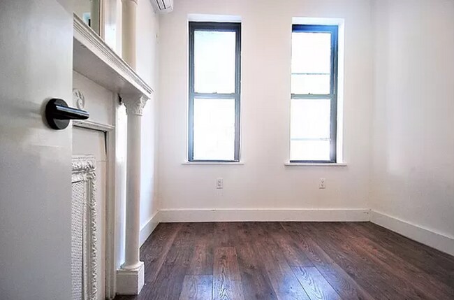 Foto del edificio - 393 Bleecker St