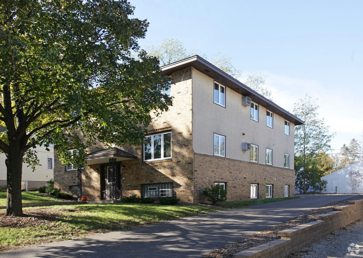 Building Photo - 1338 Jersey Ave S