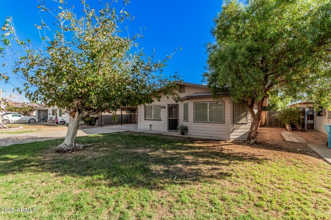 Building Photo - 2409 W Cortez Ave