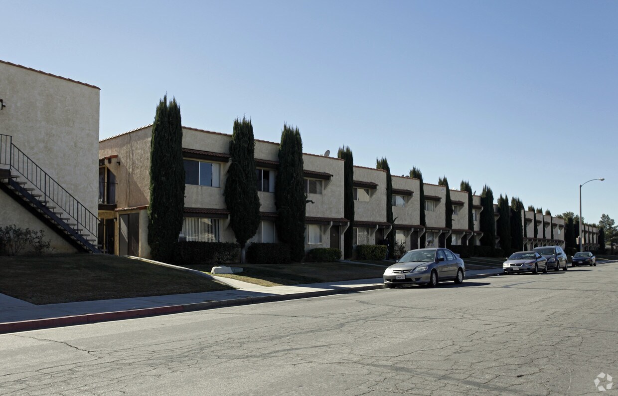 Primary Photo - 16031 Lorene Dr