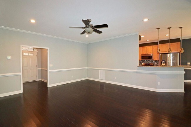 Building Photo - 589 Riverbirch Dr