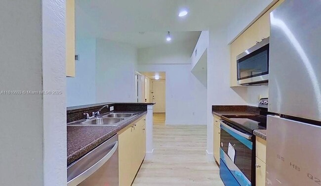 Foto del edificio - 2544 Centergate Dr