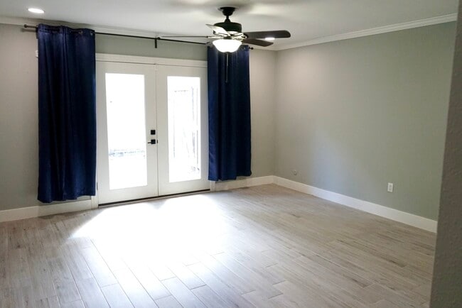 Building Photo - 6607 Apple Valley Ln