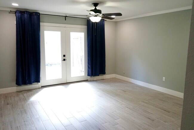 Foto del edificio - 6607 Apple Valley Ln