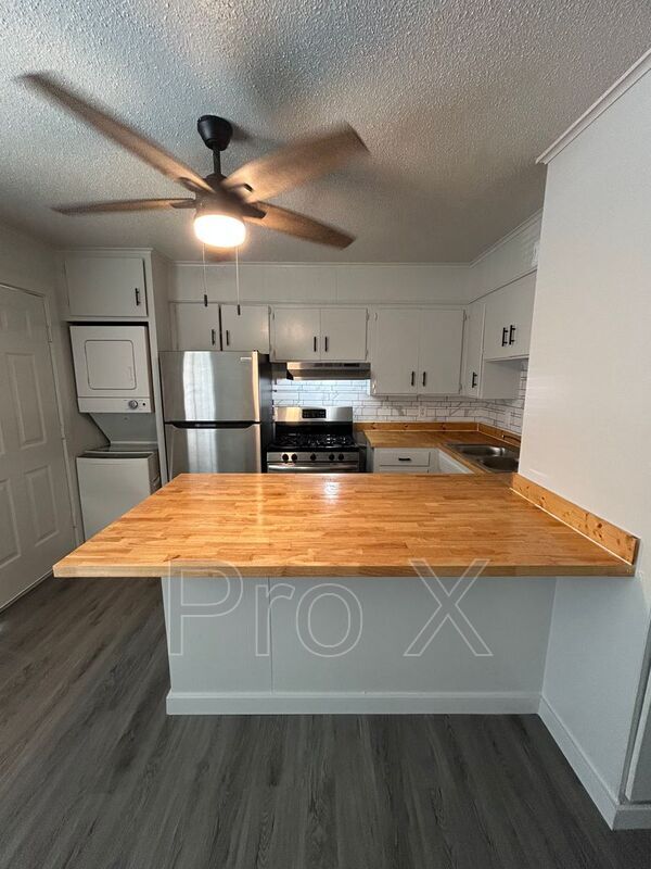 Photo - 969 W Holly St Apartment