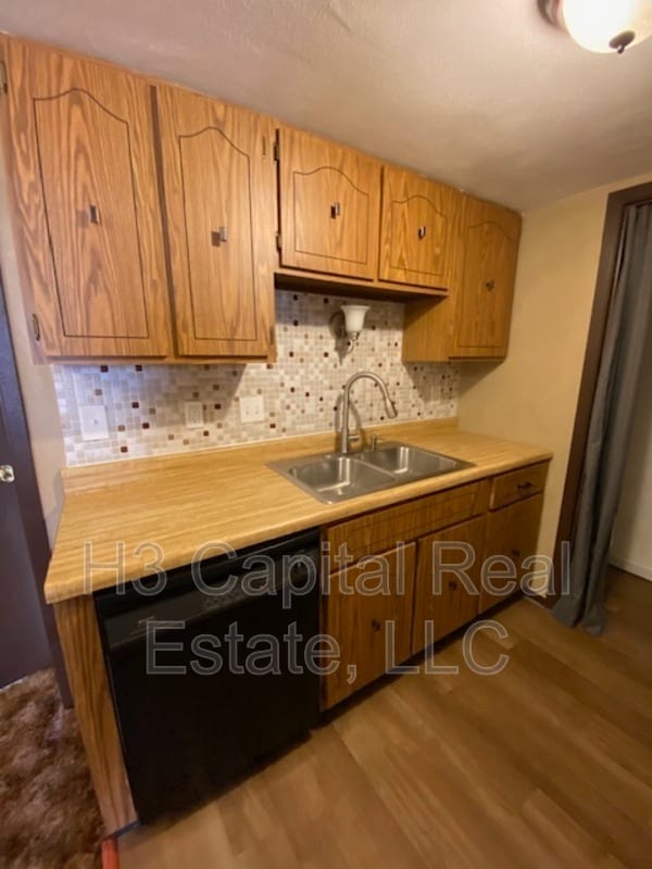 Foto del edificio - 2407 Frank Scott Pkwy W