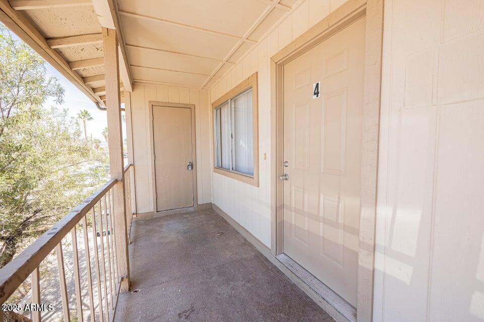 Primary Photo - 127 S Outpost Rd