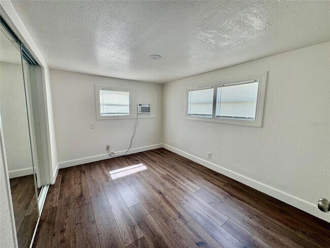 Foto del edificio - 108 Laureti Ln