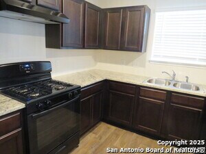 Foto del edificio - 6506 Tempo Switch