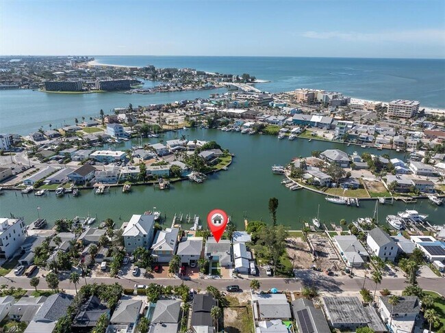 Building Photo - 341 Boca Ciega Dr