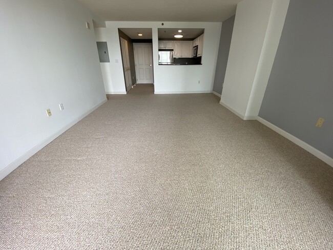 Building Photo - 10 Museum Way