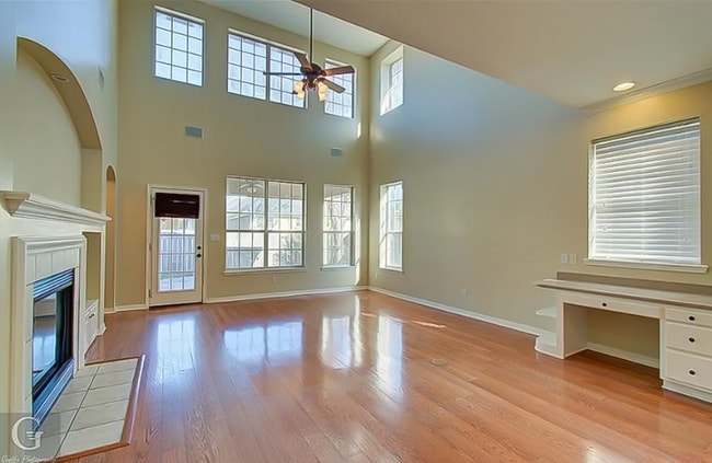 Building Photo - 110 Diana Dr