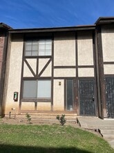 Building Photo - 166 E Merrill Ave