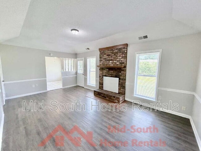 Foto del edificio - 4900 Walden Glen St