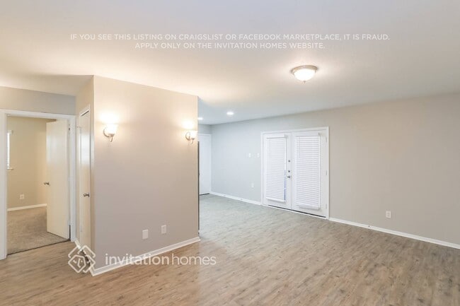 Foto del edificio - 807 Grassy Glen Dr