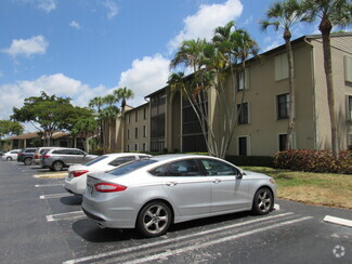 Building Photo - 703 Sunny Pine Way