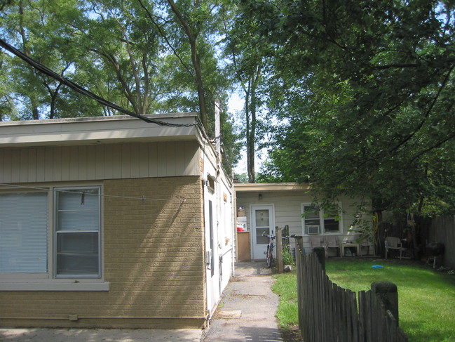 Building Photo - Village Apartments