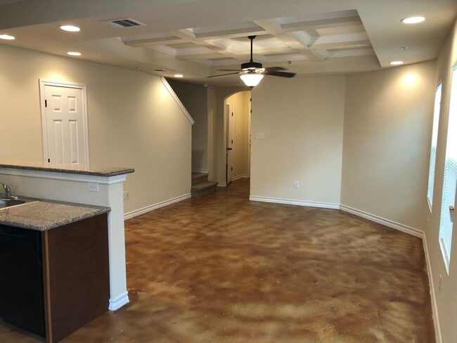 Foto del edificio - Town home for rent