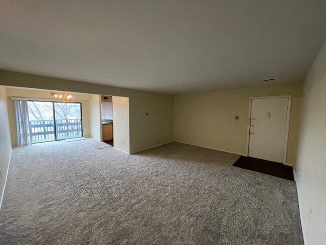 Building Photo - 1590 Alta Dr
