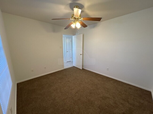 Foto del edificio - 3908 Fieldcrest Dr