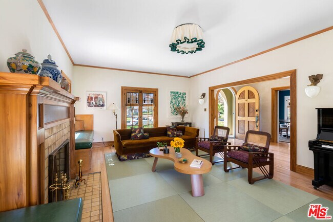 Foto del edificio - 1672 Buckingham Rd