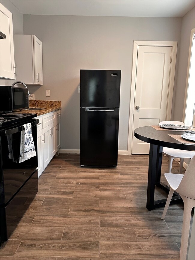 Foto del edificio - 4302 Polk St