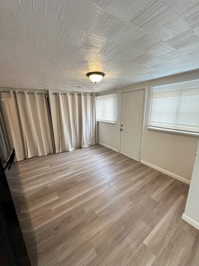 Building Photo - First months rent is FREE! Available now!