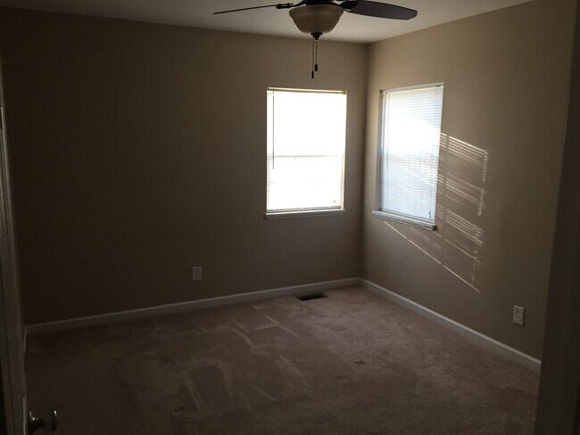 Foto del edificio - 109 Sunflower Aly