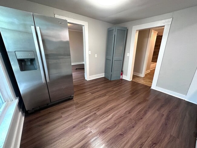 Building Photo - 3 Bedrooms, 1 Bathroom - North Rome House